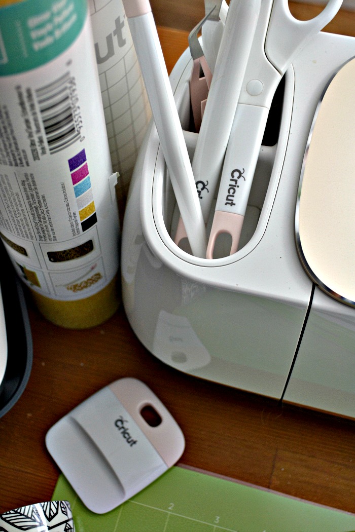 Beginner's Guide to Cricut Blades - Red Cottage Chronicles