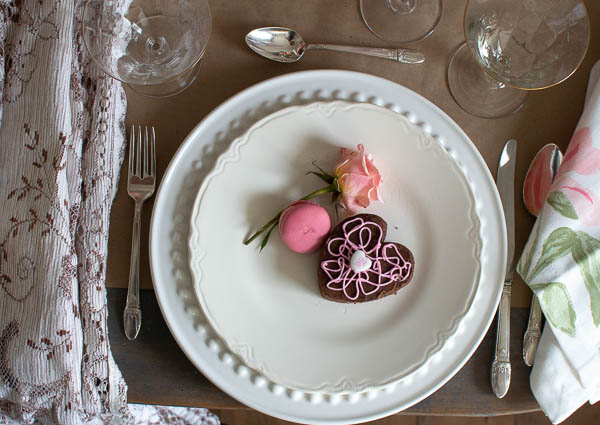 Pretty in Pink Valentine's Table Decor - Red Cottage Chronicles